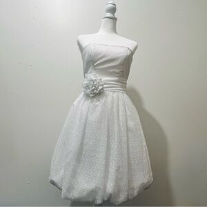 Galena Elegant White Eyelet Dress with Flower Sz: 6